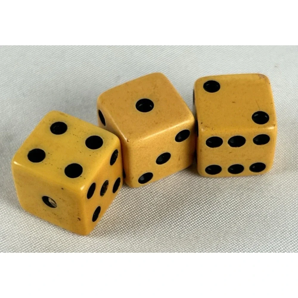 Vintage Yellow Butterscotch Bakelite Lot Of 3 Dice 1/2